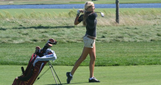 Womens golf fell short against Aquinas, 341-368. Photo by calvin.edu